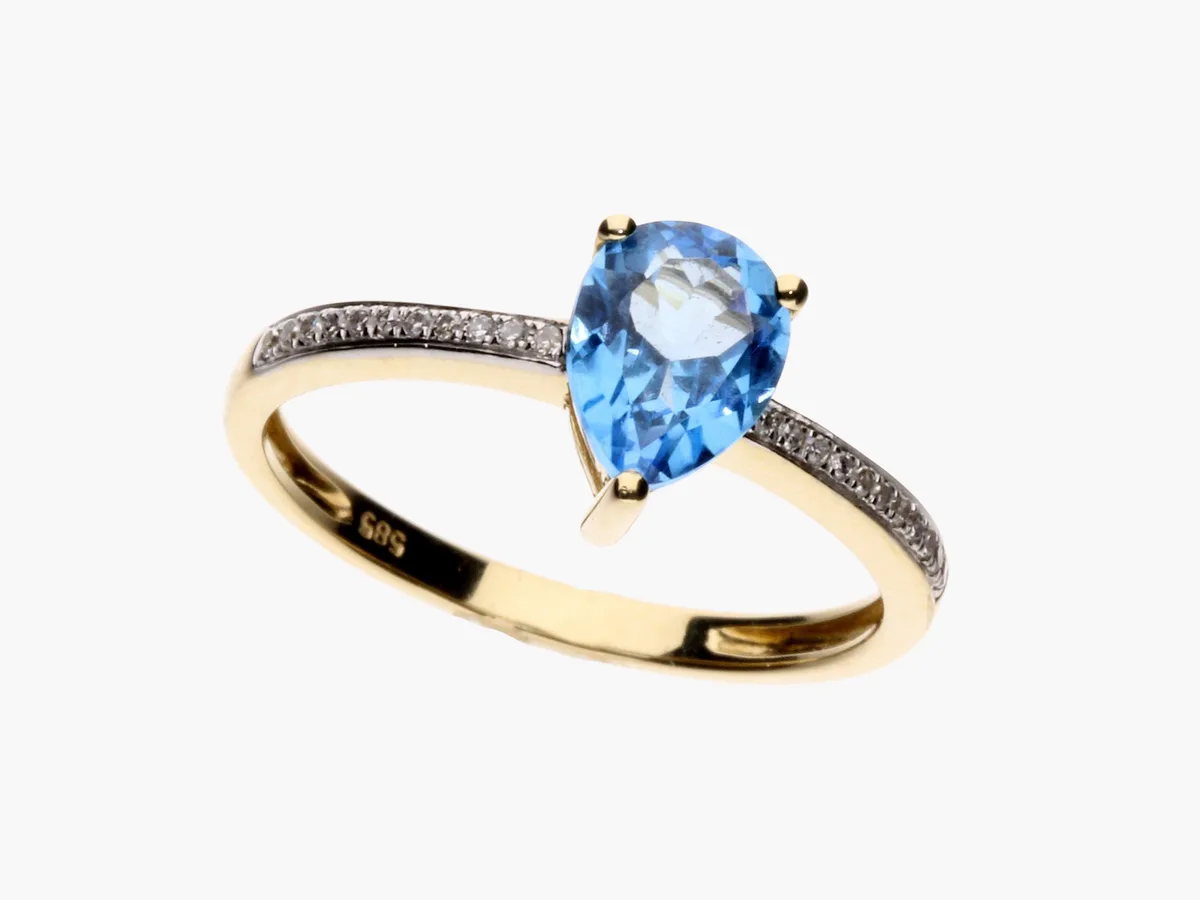 Product image before AI retouching